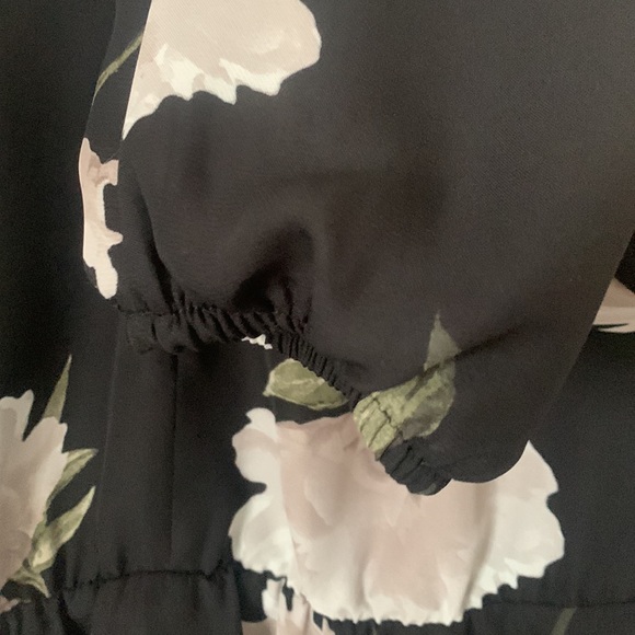 Flowered Peplum Blouse - Picture 3 of 6